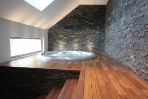 Salle de bain annexe avec spa JACUZZI